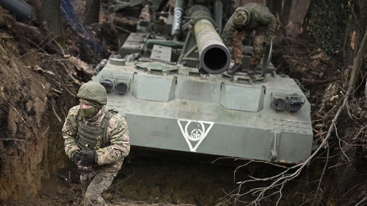 Rusko na Ukrajinu pálí dělostřeleckou munici americké výroby